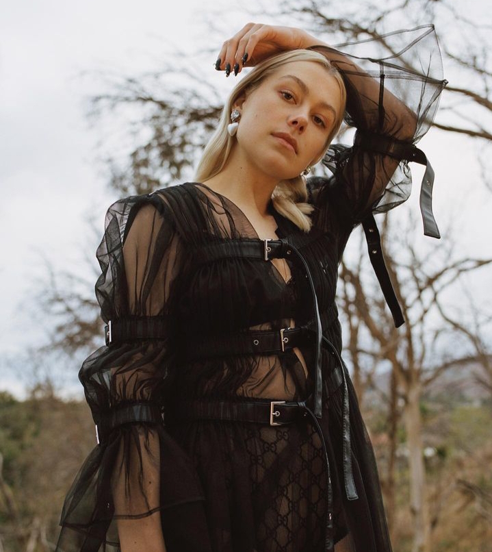 Phoebe Bridgers (Singer) Biography, Age, Height, Husband, Boyfriend, Family, Career, Net Worth and More...
